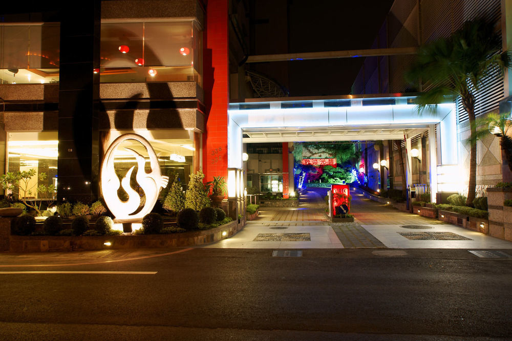 Yhc Hotel Tainan Luaran gambar