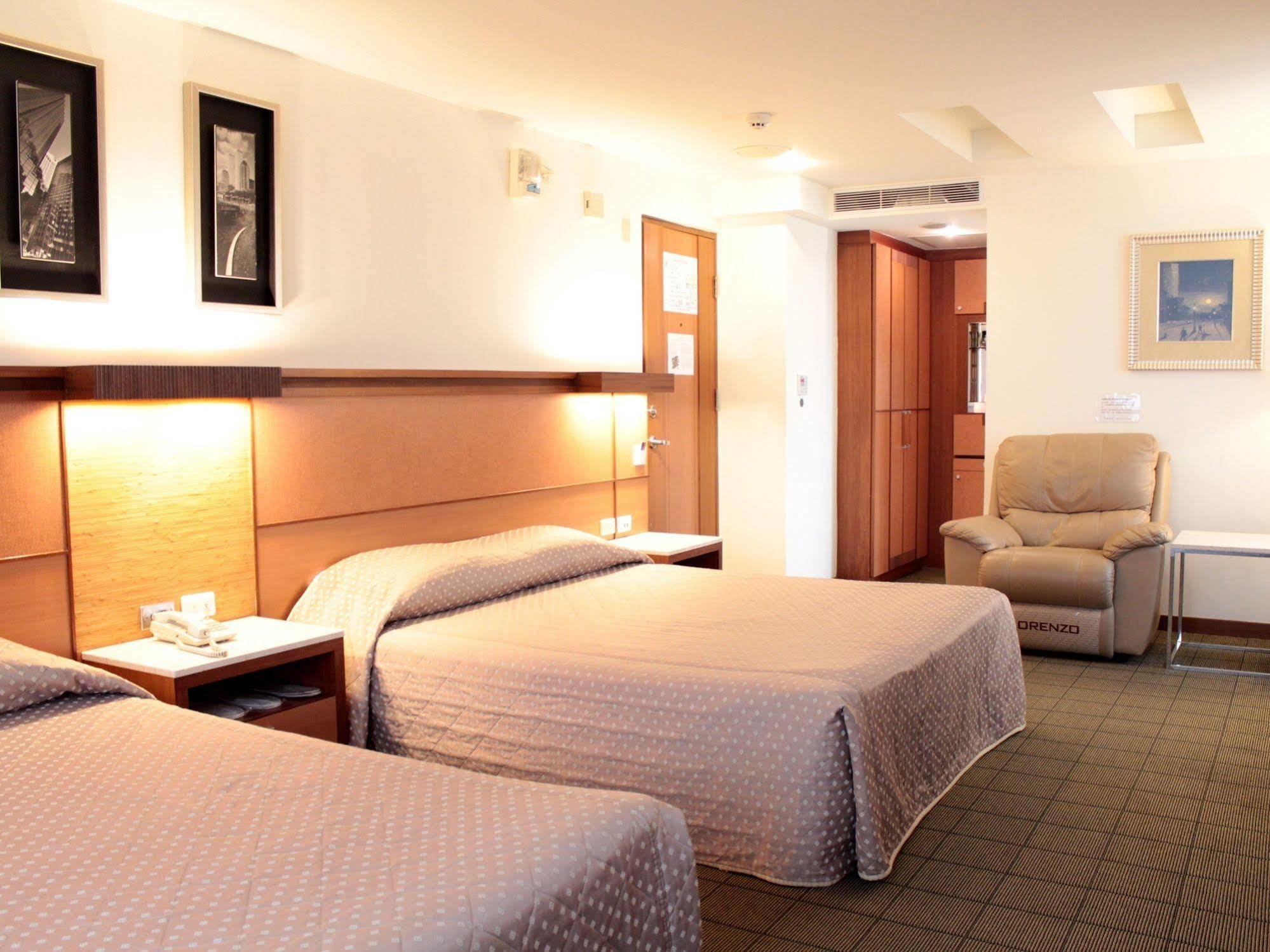 Yhc Hotel Tainan Luaran gambar