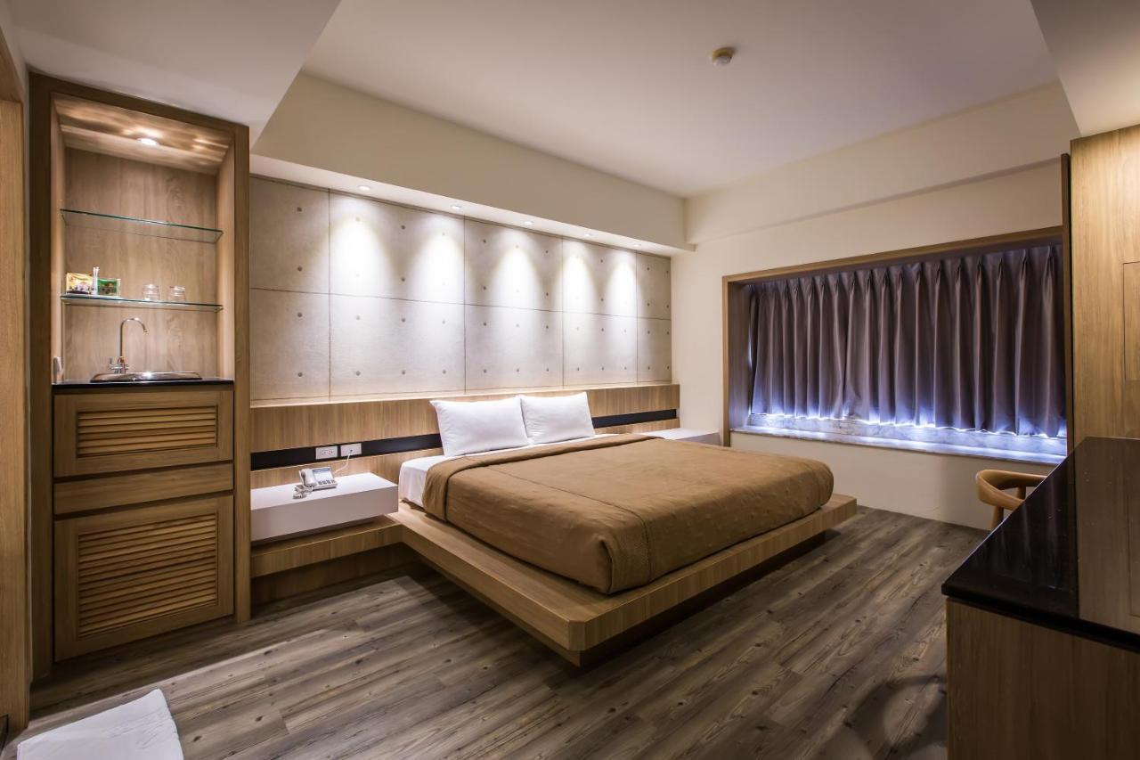 Yhc Hotel Tainan Luaran gambar